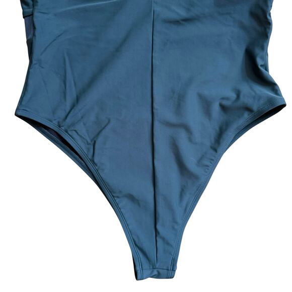 NWT Cupshe Hunter Green Swimsuit 1X Vneck Mesh Tummy Control Sexy Plunge - Picture 6 of 9